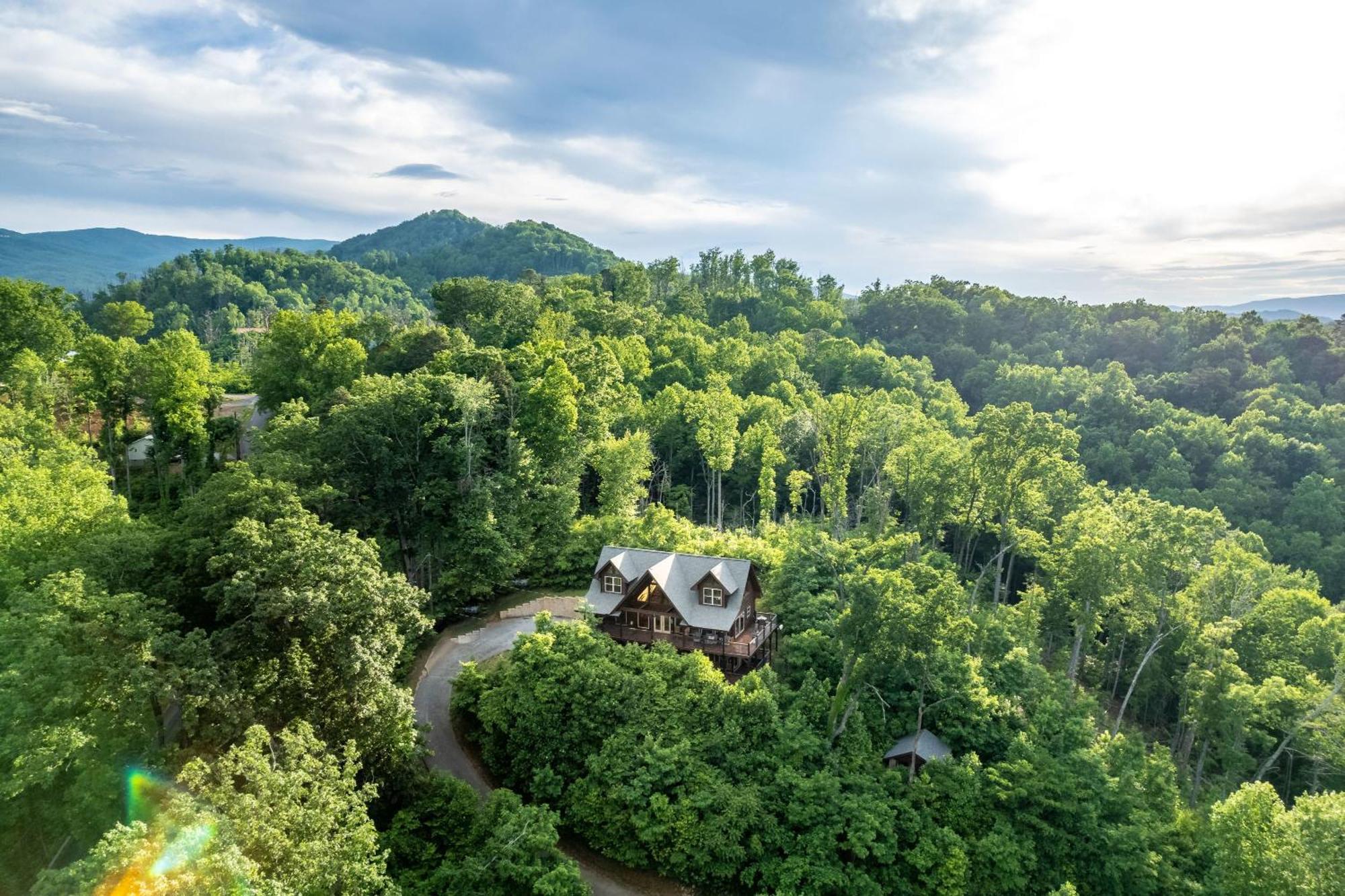 The Solstice - Amenities Galore Mountain Retreat Gatlinburg Bagian luar foto