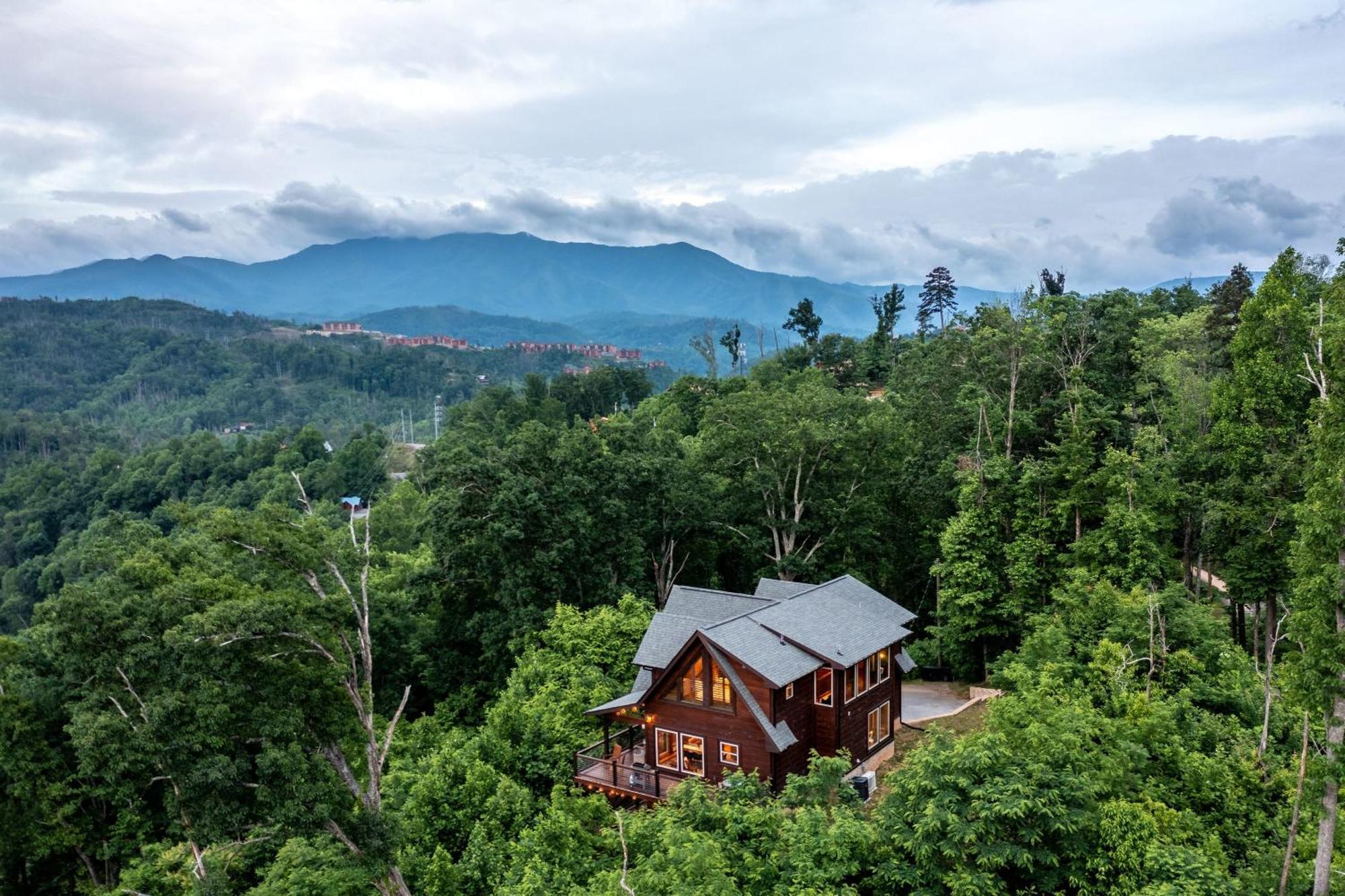 The Solstice - Amenities Galore Mountain Retreat Gatlinburg Bagian luar foto