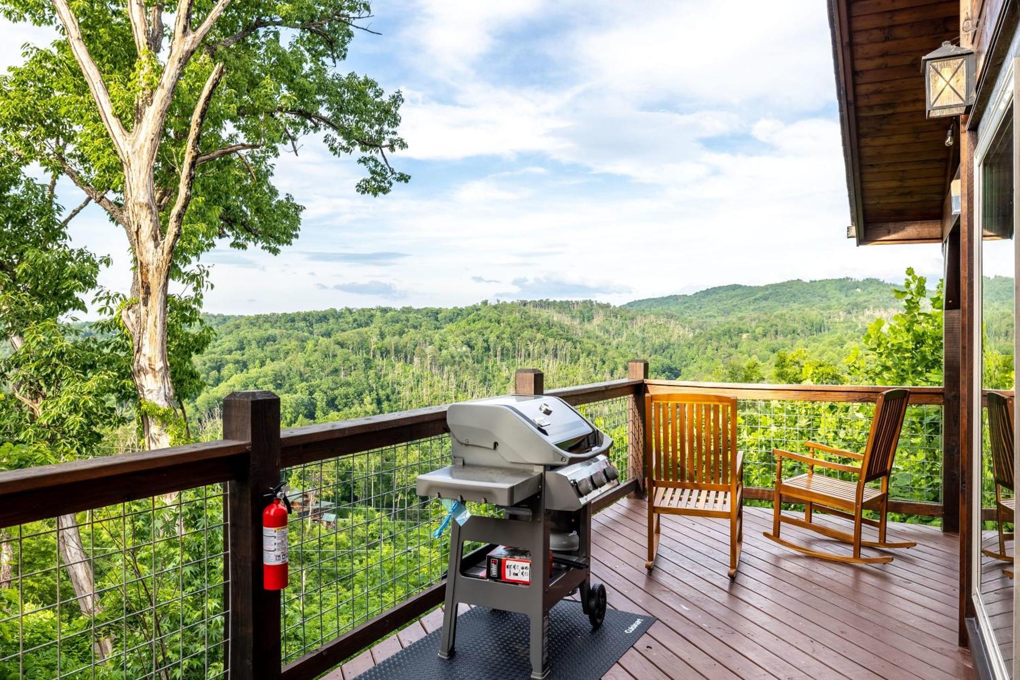 The Solstice - Amenities Galore Mountain Retreat Gatlinburg Bagian luar foto