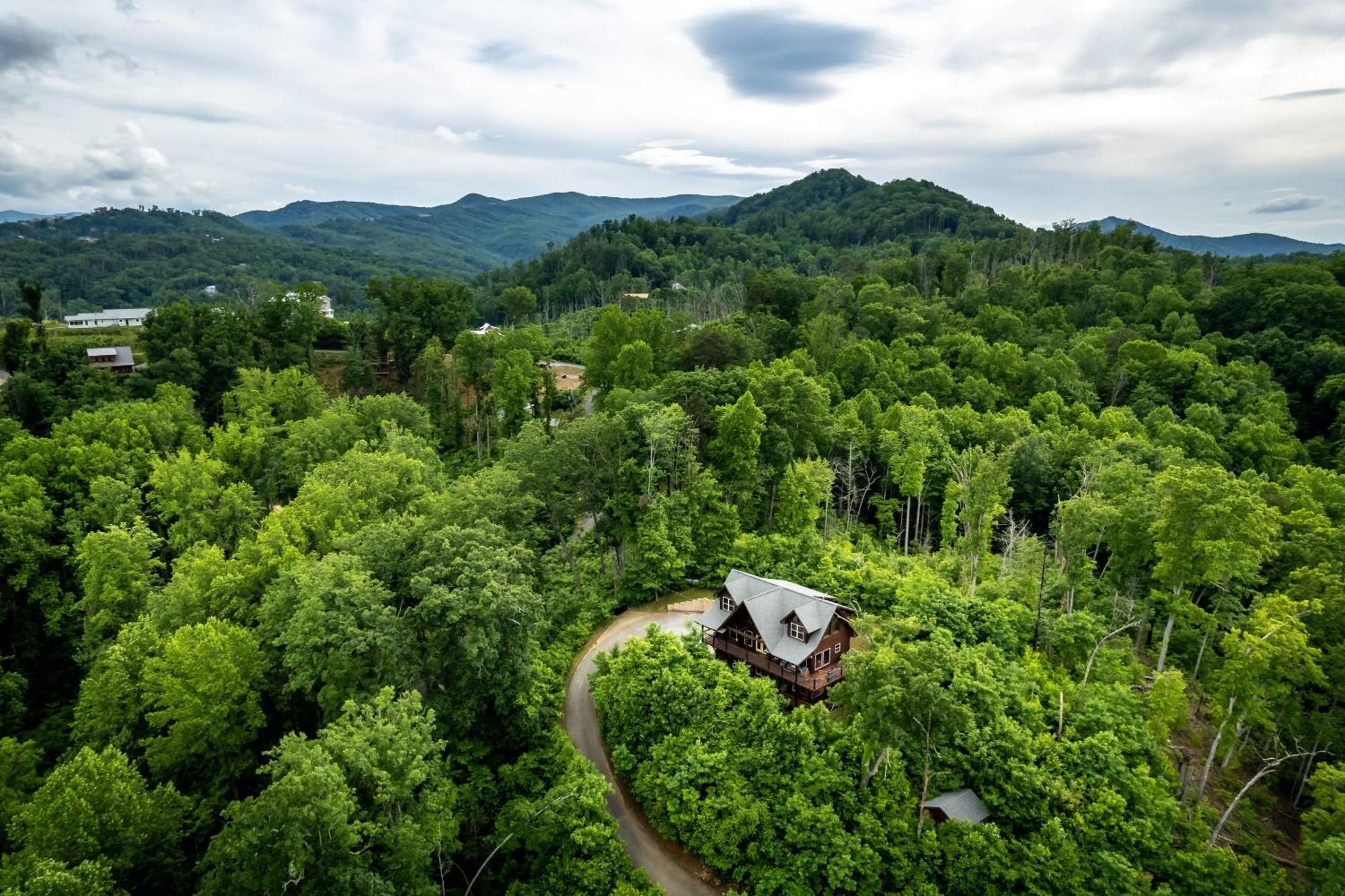 The Solstice - Amenities Galore Mountain Retreat Gatlinburg Bagian luar foto