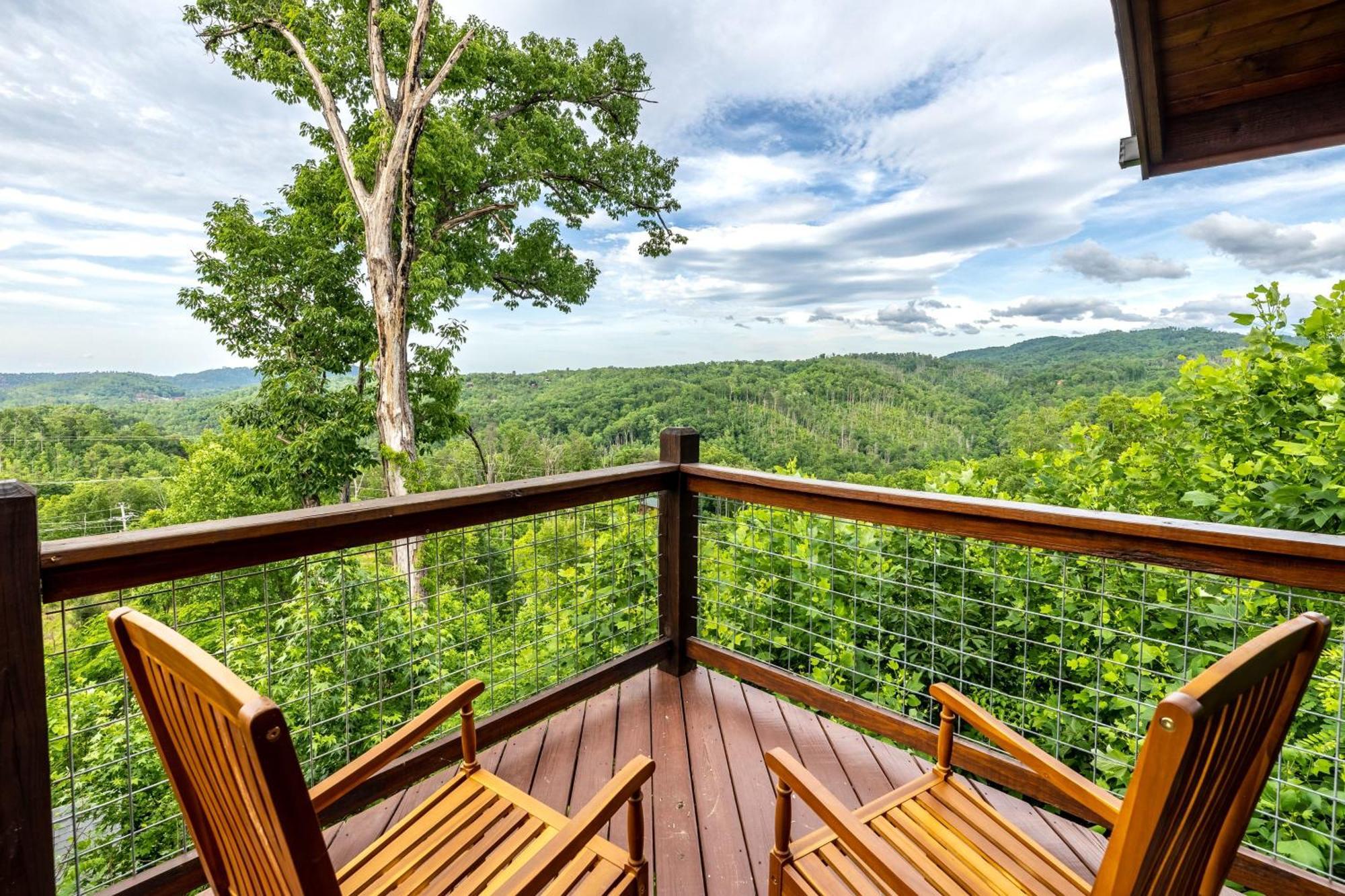The Solstice - Amenities Galore Mountain Retreat Gatlinburg Bagian luar foto